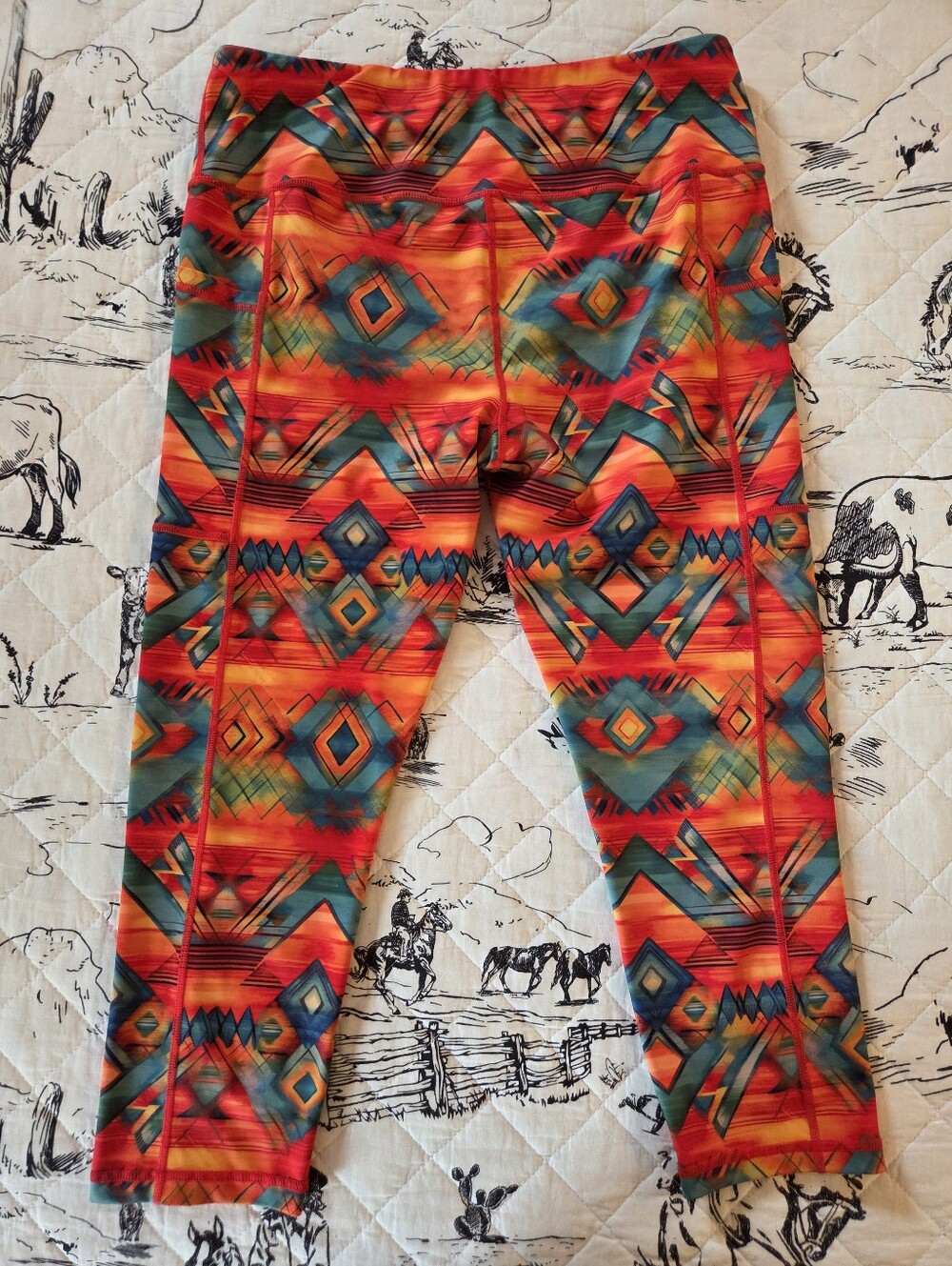 Constantly Varied Gear Free Spirit Capris Womens Large- Red, Orange, Teal